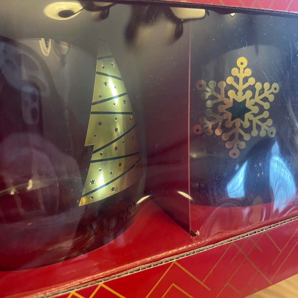 VINE OH! SIPS & SURPRISES GLASS SET, NWT - Picture 2 of 3